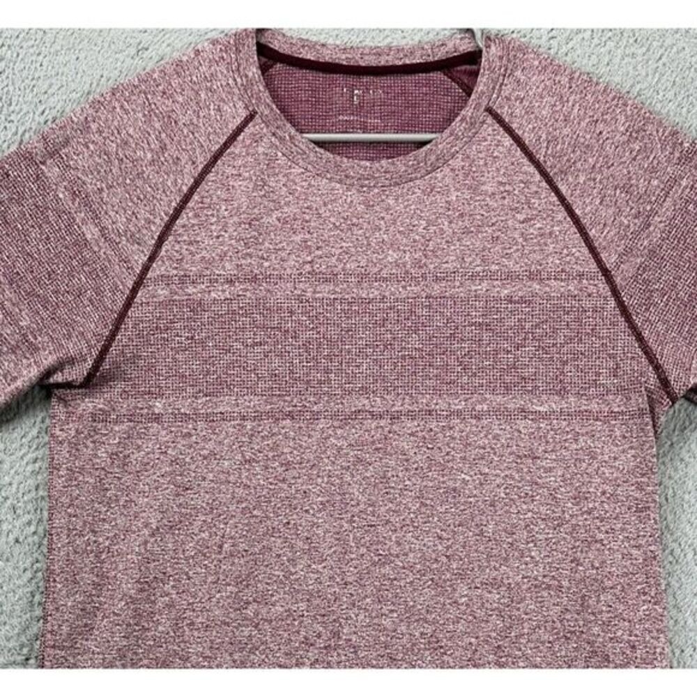 Rhone Shirt Adult Medium Maroon Nylon Blend Tech T-Shirt Short Sleeve Tee Mens